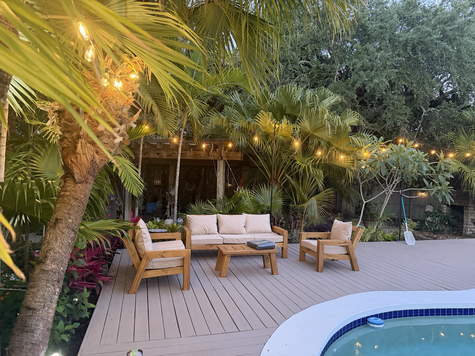 Poolside evenings with Essence — real customer delivery